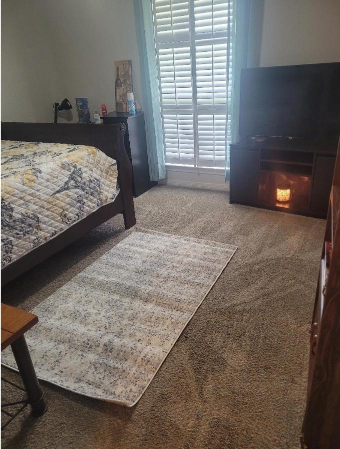 Bedroom Four Minutes From Beach Pensacola Eksteriør billede