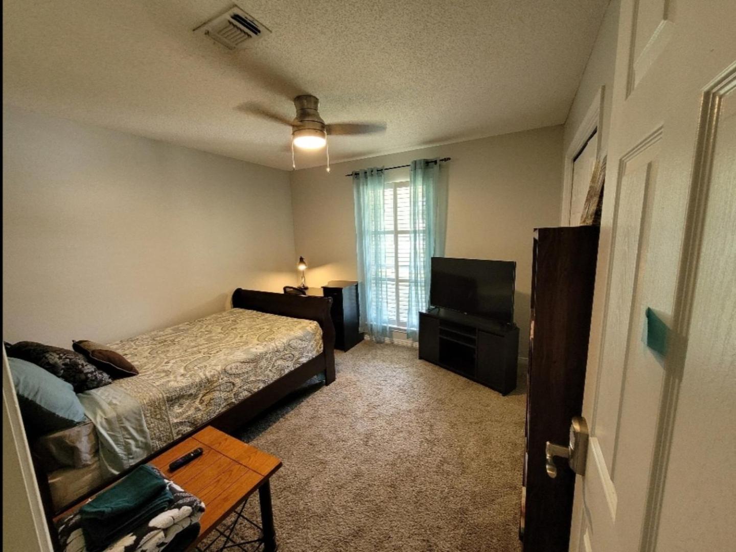 Bedroom Four Minutes From Beach Pensacola Eksteriør billede